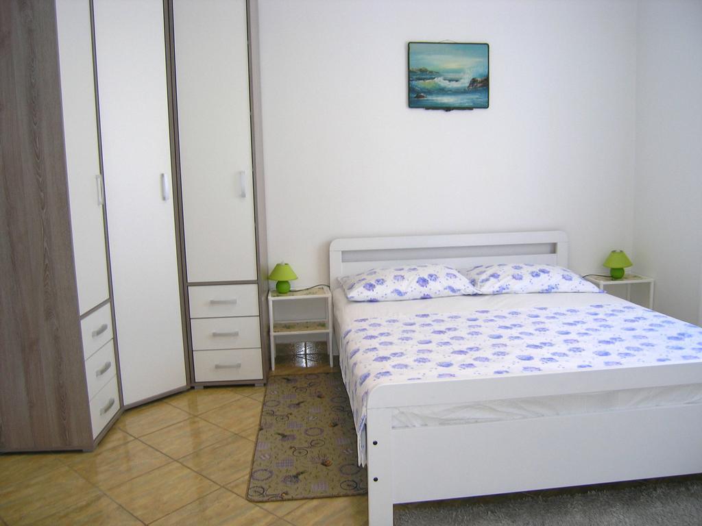 Apartman Vera Krk Town Eksteriør billede