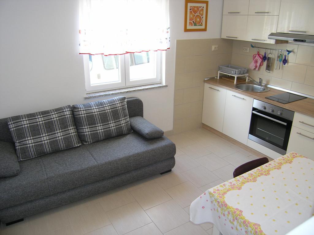 Apartman Vera Krk Town Eksteriør billede