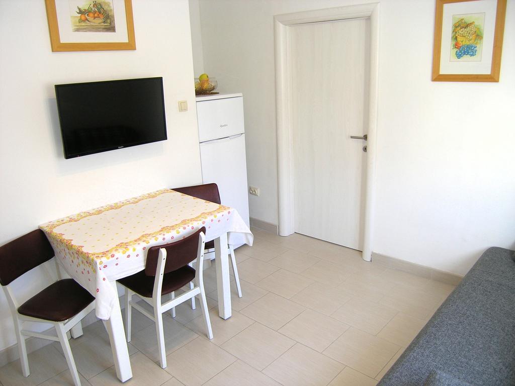 Apartman Vera Krk Town Eksteriør billede