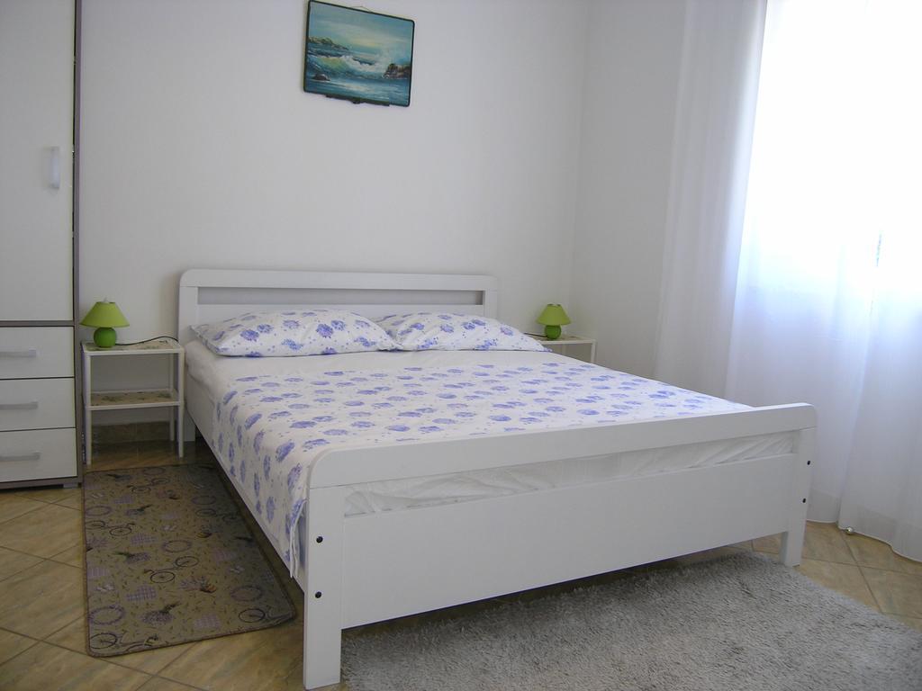 Apartman Vera Krk Town Eksteriør billede